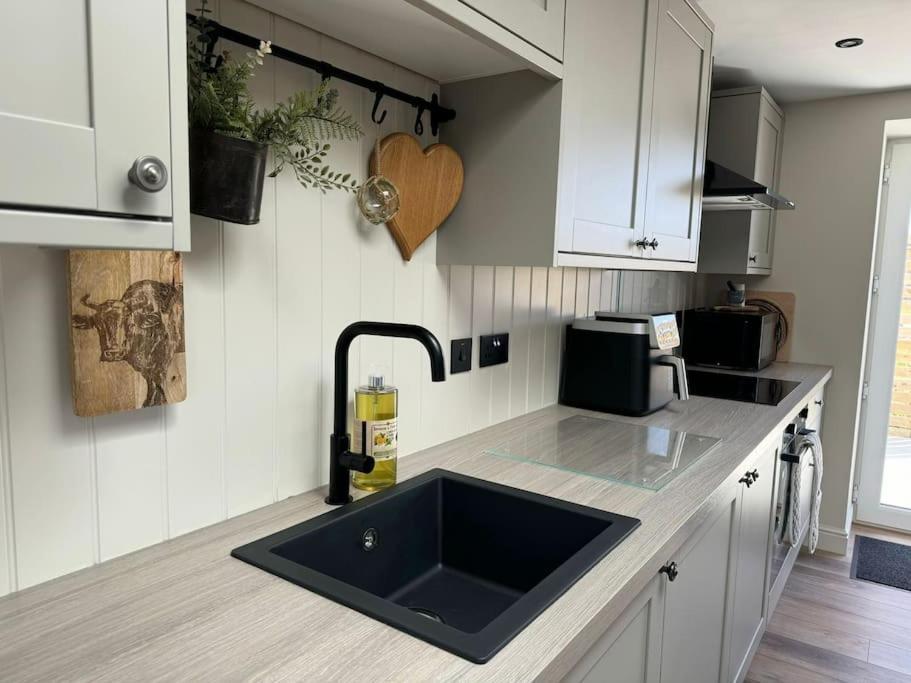 Nᴼ 21 Beautiful Cosy Modern Traditional Cottage Lionel エクステリア 写真